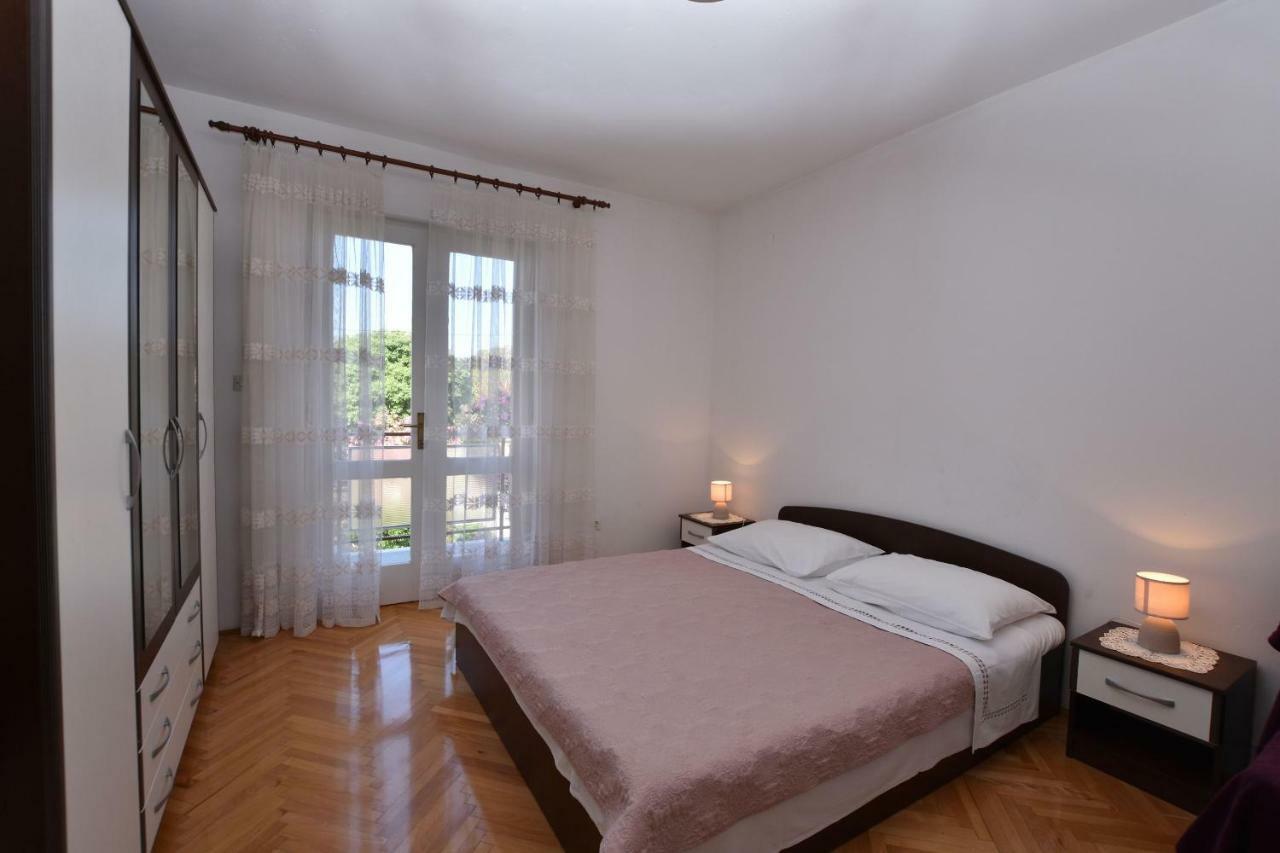 Apartment Maria Primosten Exterior photo